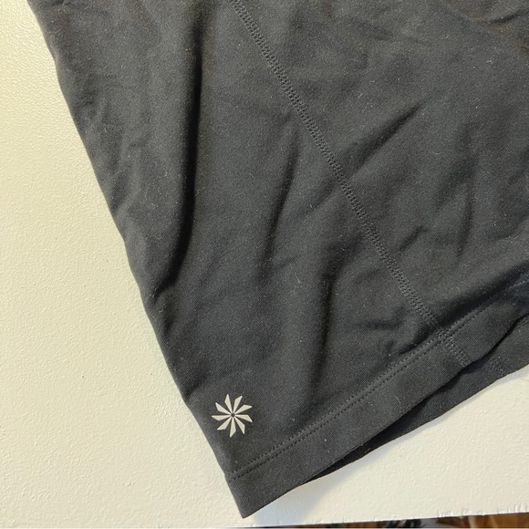 Athleta Black Workout top - Picture 2 of 4